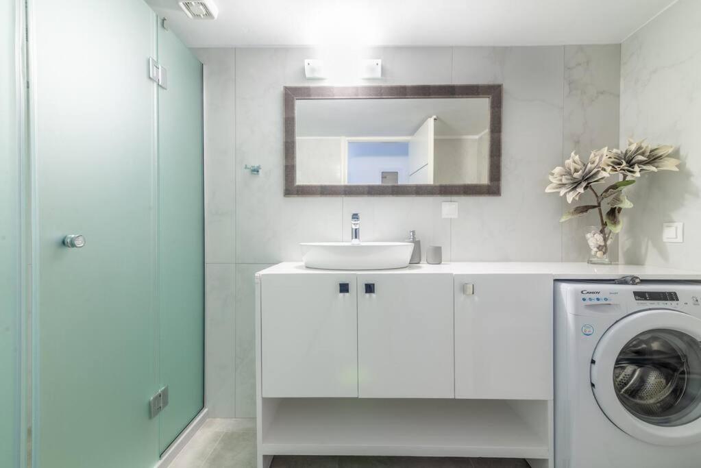 Minoas Apt Next To The Beach 멜라토스 외부 사진